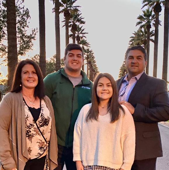 Meet your Posher, Lisa - Picture 1 of 1